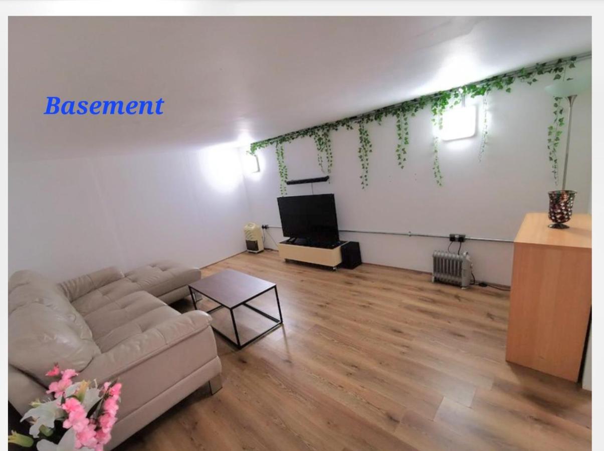4 Sleeps And Travel Cot- Close To Beach And Restaurants Bournemouth Ngoại thất bức ảnh