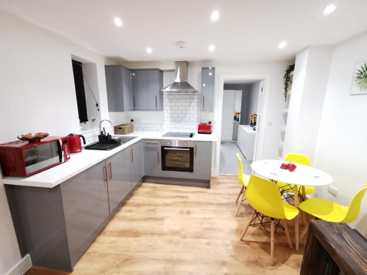 4 Sleeps And Travel Cot- Close To Beach And Restaurants Bournemouth Ngoại thất bức ảnh